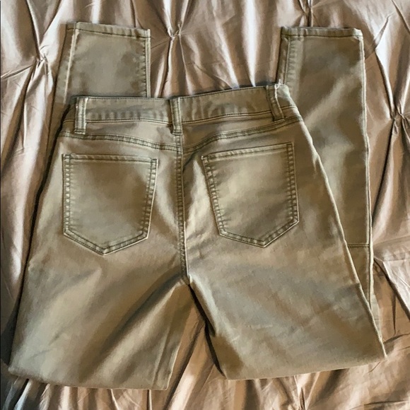 ⚠️SOLD⚠️ Olive Moto Jeans - Picture 4 of 4